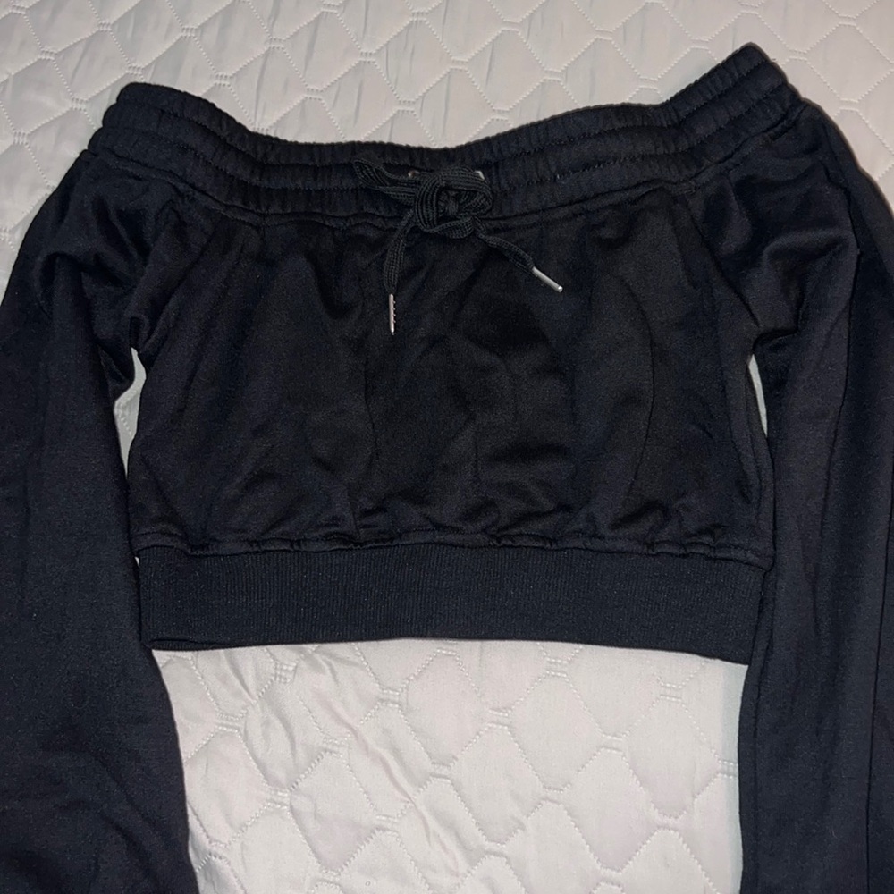 Off the shoulder Sweatshirt Crop